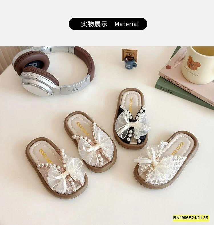 DÉP LÊ QUAI NGỌC TRAI