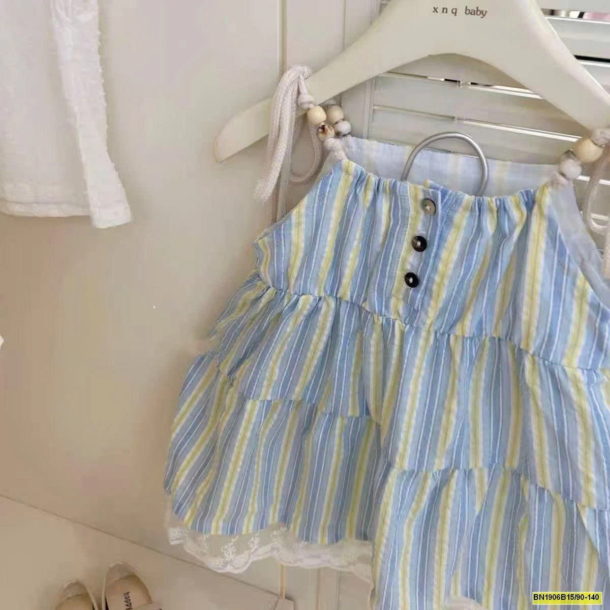 VÁY 2 DÂY PHỐI SỌC CHO BÉ ( TẶNG KÈM MŨ )