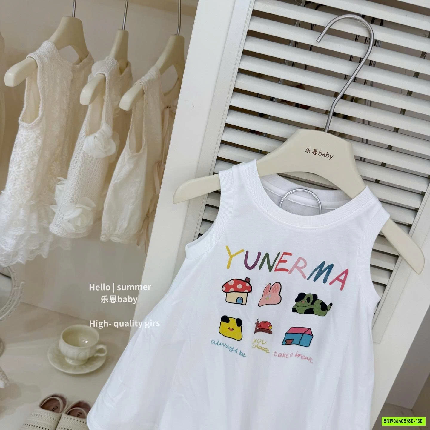 ĐẦM XÒE SÁT NÁCH IN CHỮ SẮC MÀU