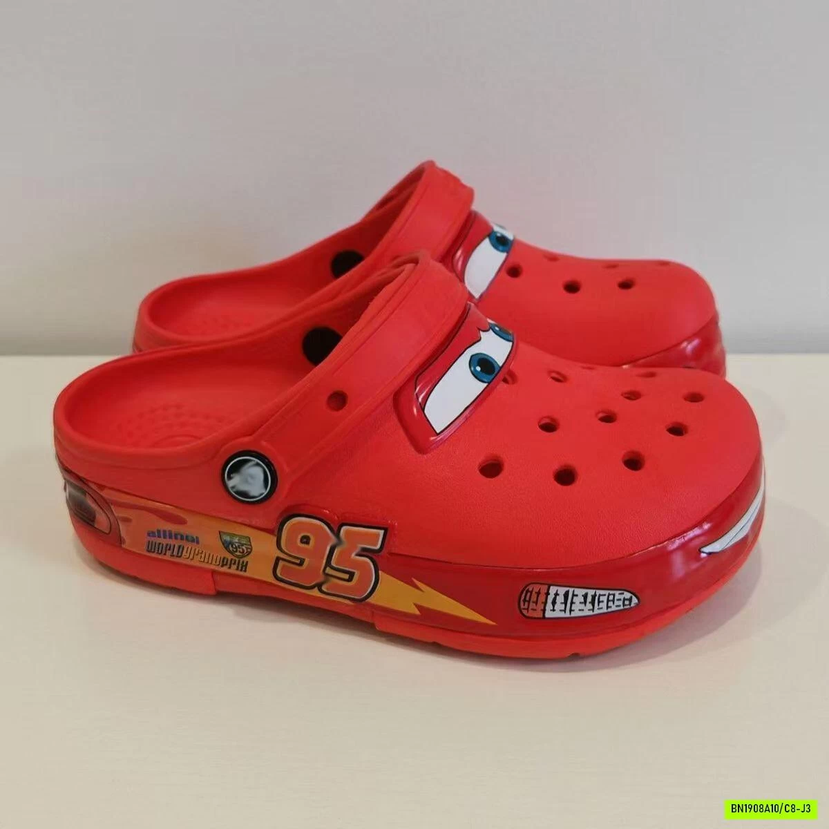 CROCS XE CHIẾN ĐỎ