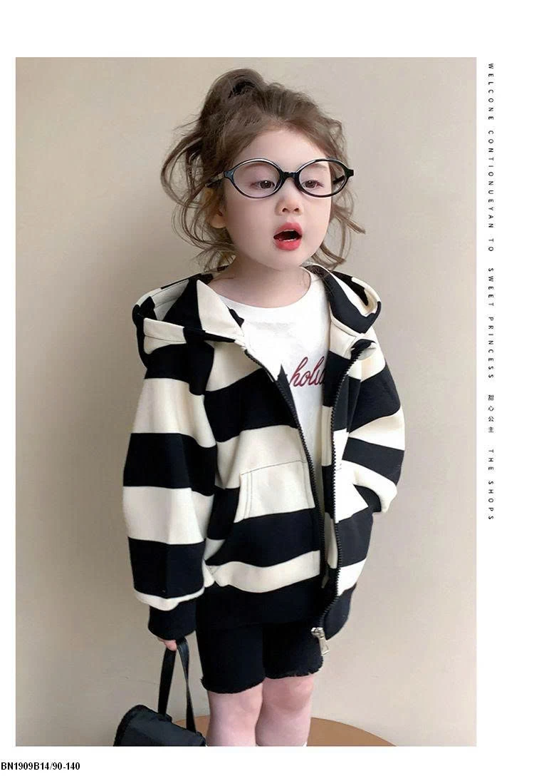 HOODIE THỎ NÂU KẺ NGANG ĐEN TRẮNG