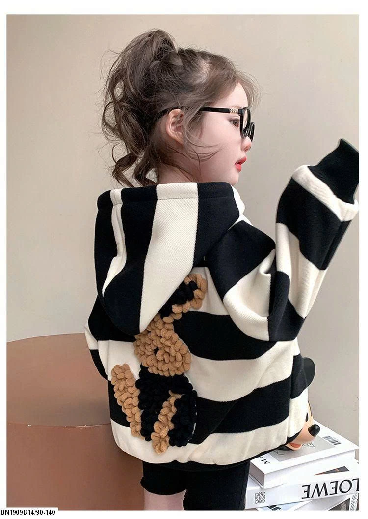 HOODIE THỎ NÂU KẺ NGANG ĐEN TRẮNG