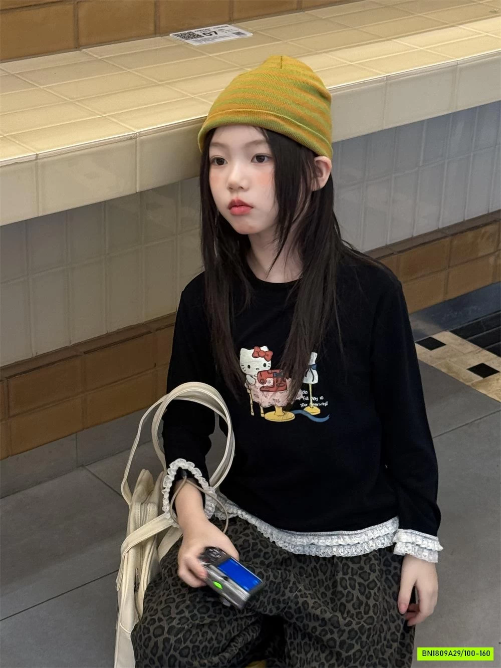 ÁO THUN IN HÌNH VIỀN REN