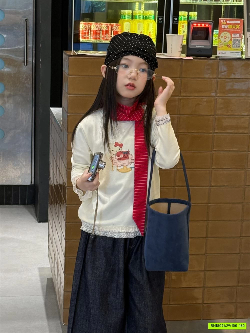 ÁO THUN IN HÌNH VIỀN REN