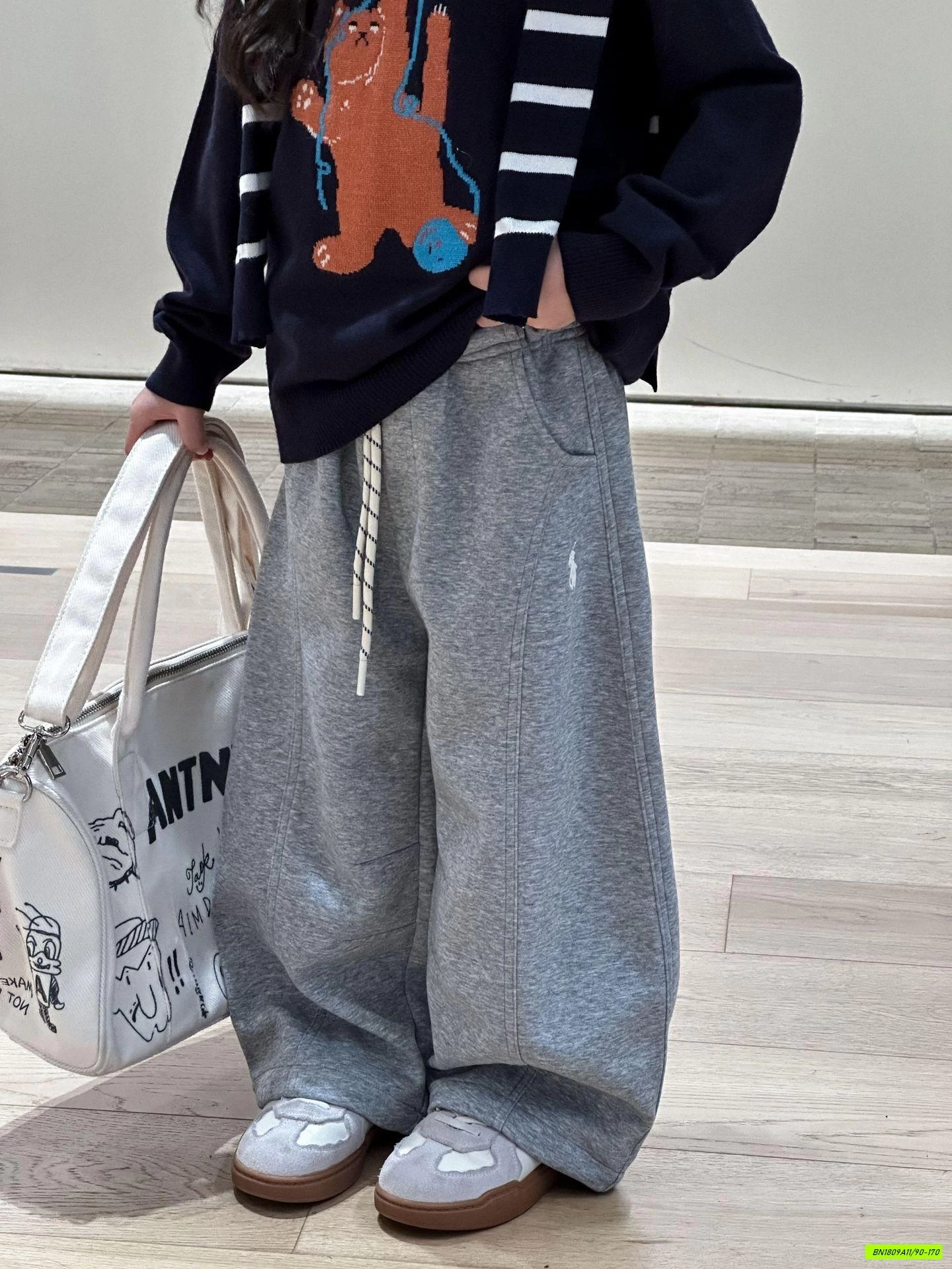 QUẦN NỈ SUÔNG 25G064 GÂN TRƯỚC AMBB