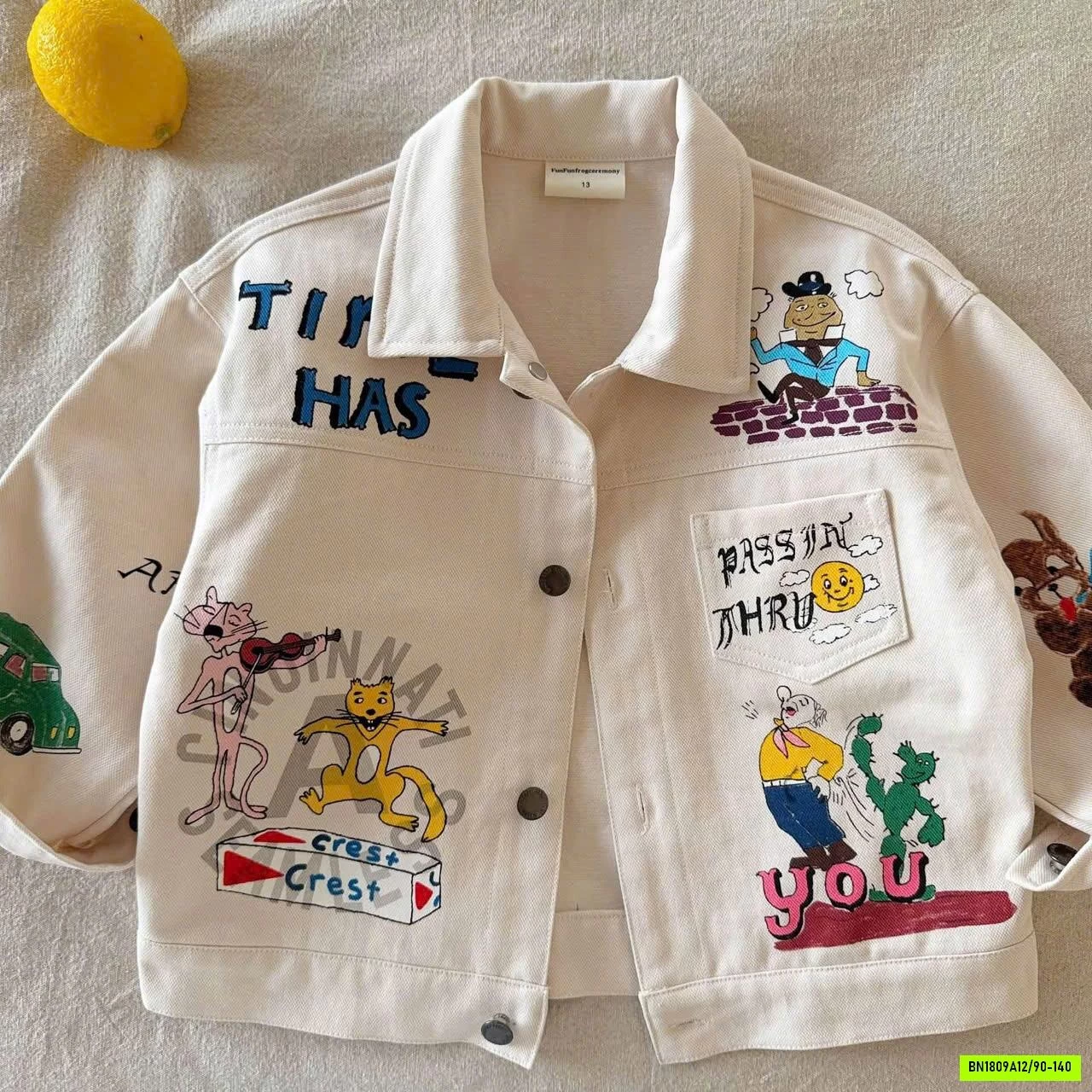 KHOÁC JEANS TRẮNG IN HÌNH MMGGBABY