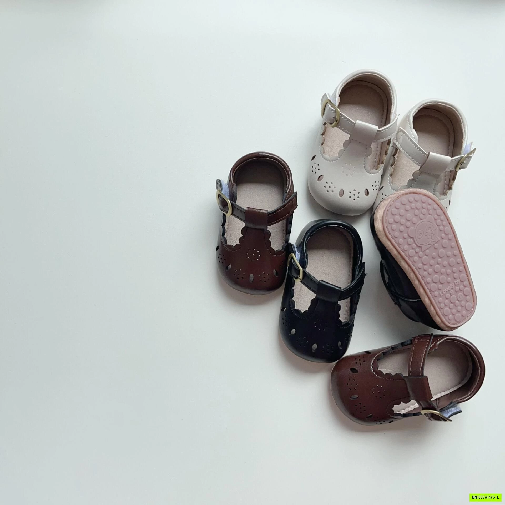 GIÀY TẬP ĐI VINTAGE