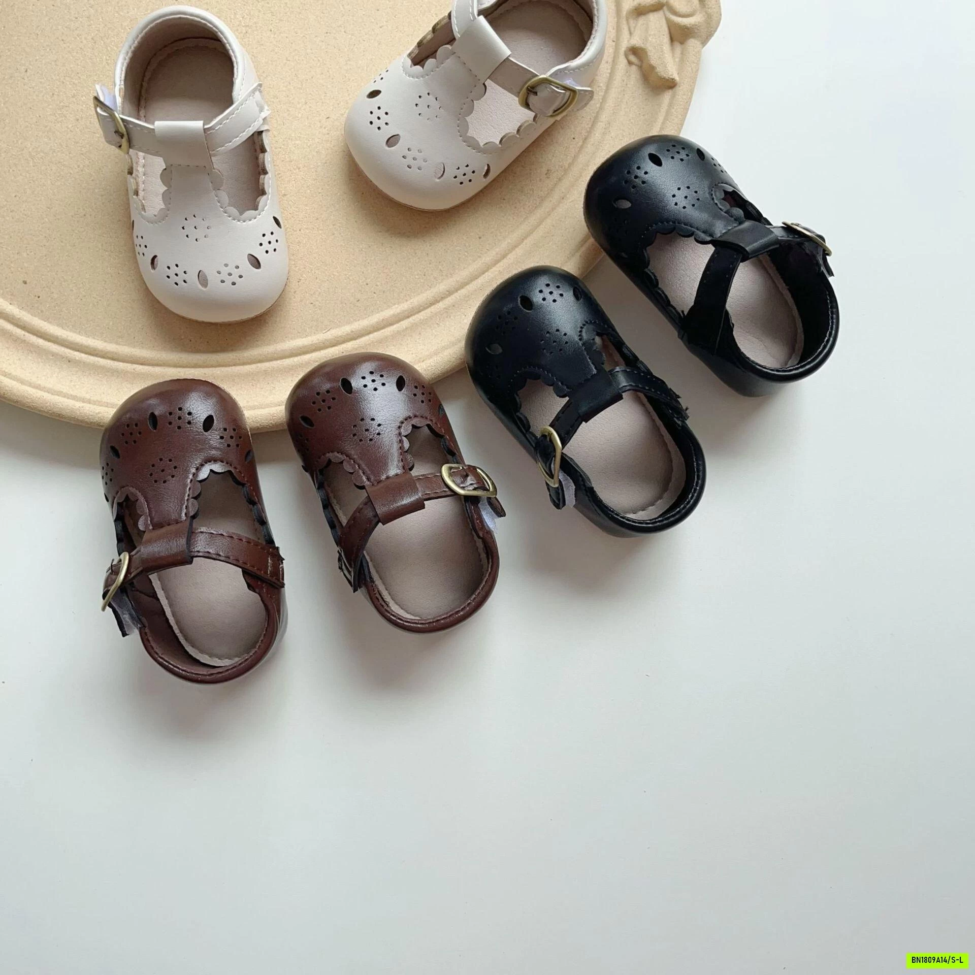GIÀY TẬP ĐI VINTAGE