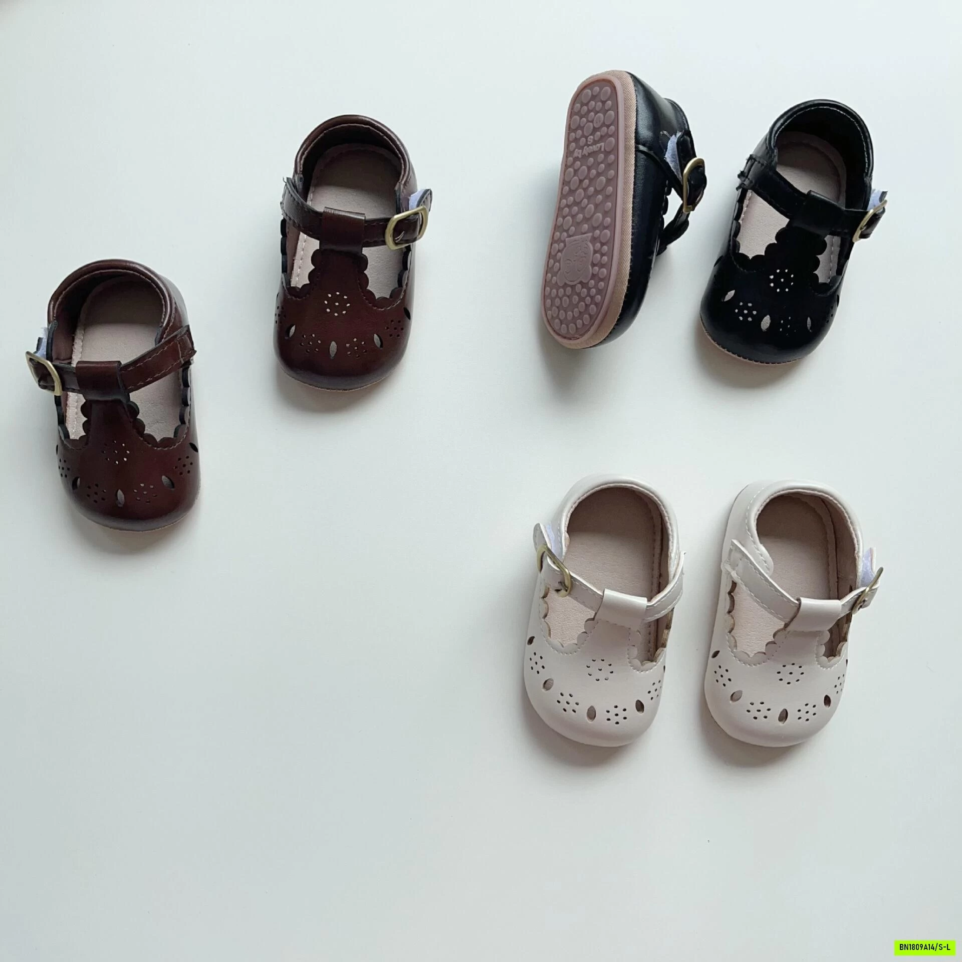 GIÀY TẬP ĐI VINTAGE