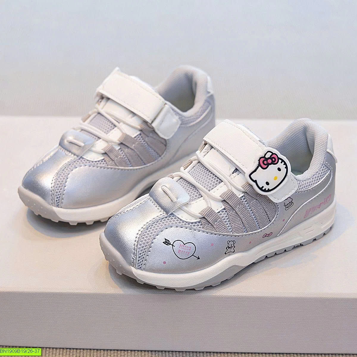 GIÀY THỂ THAO HELLO KITTY XINH XẮN CHO BÉ GÁI