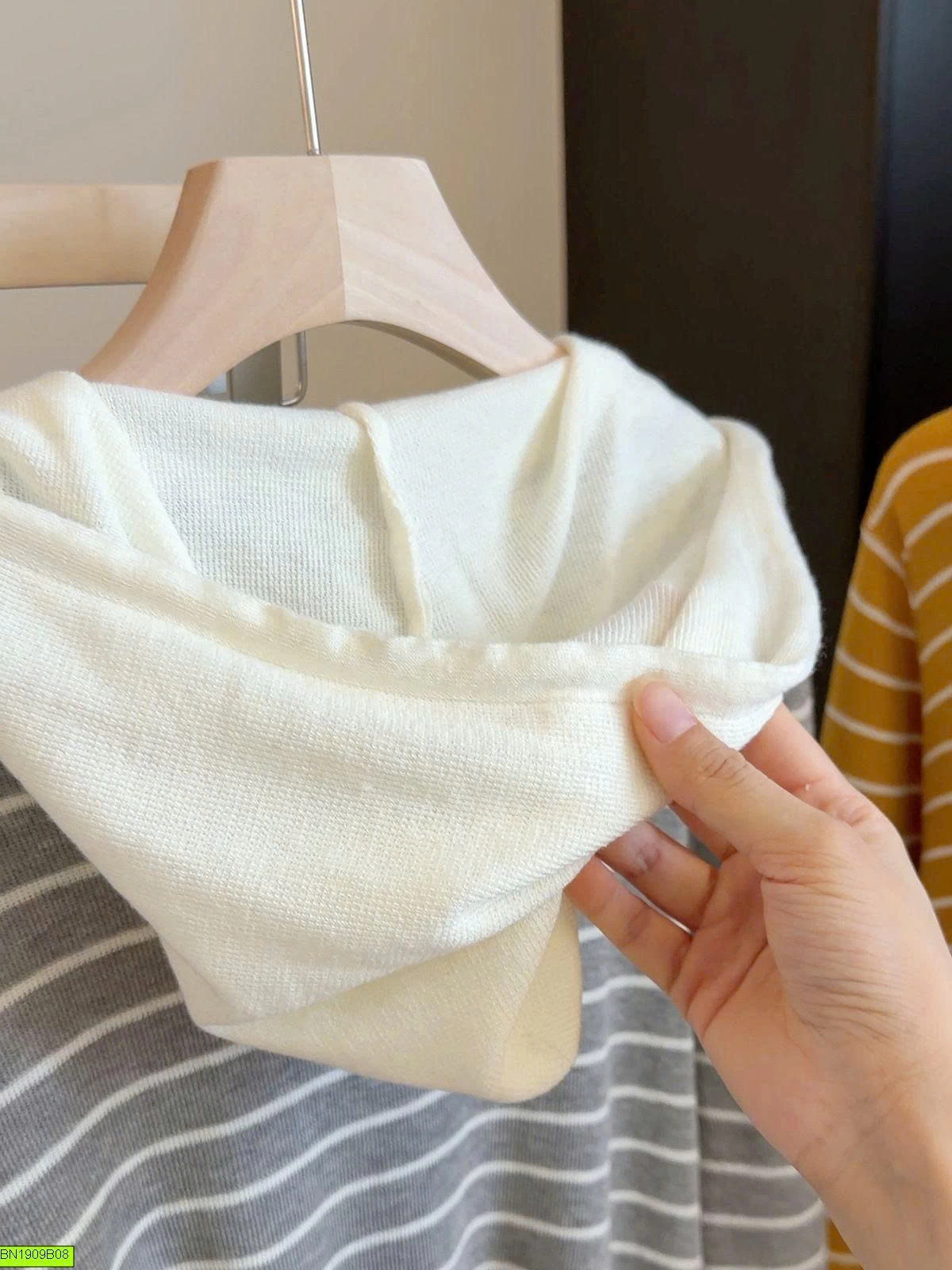 ÁO LEN KẺ KÈM MŨ ANNA
