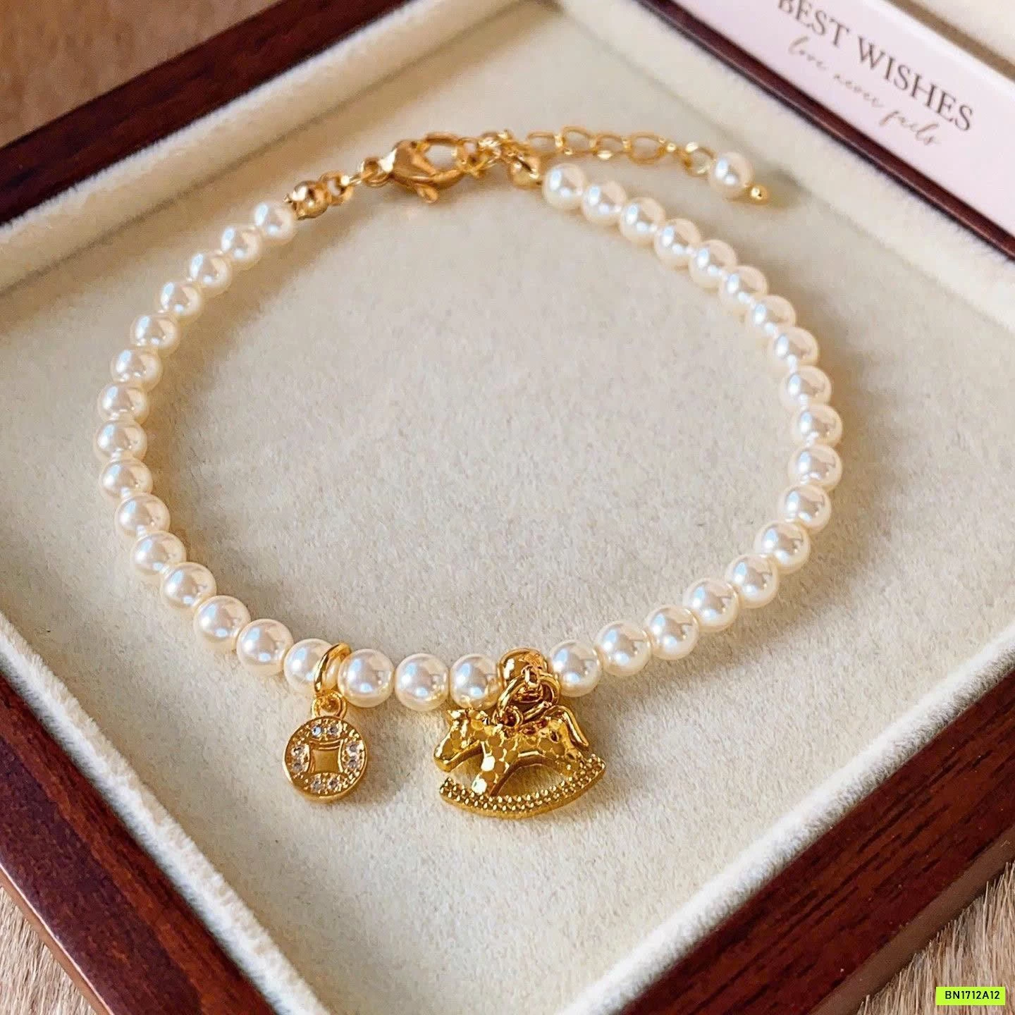 VÒNG TAY NGỌC TRAI NGỰA MAY MẮN GOLICC