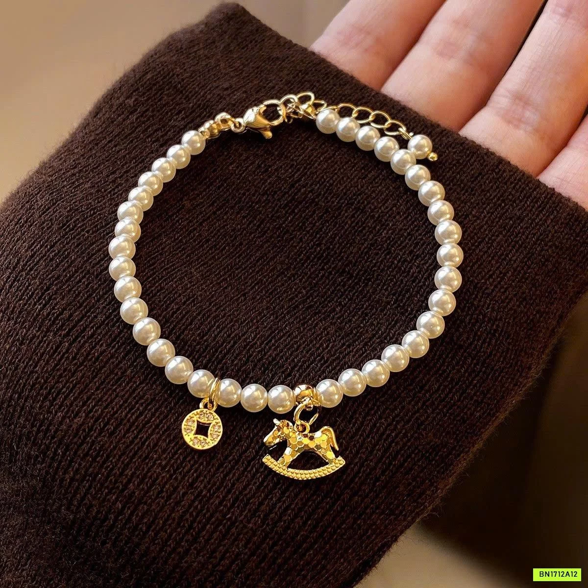 VÒNG TAY NGỌC TRAI NGỰA MAY MẮN GOLICC