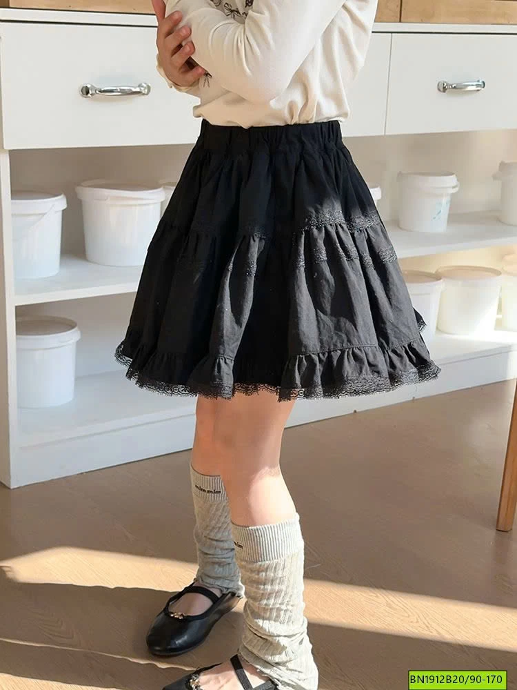 CHÂN VÁY VIỀN REN AMBBKIDS 25A001