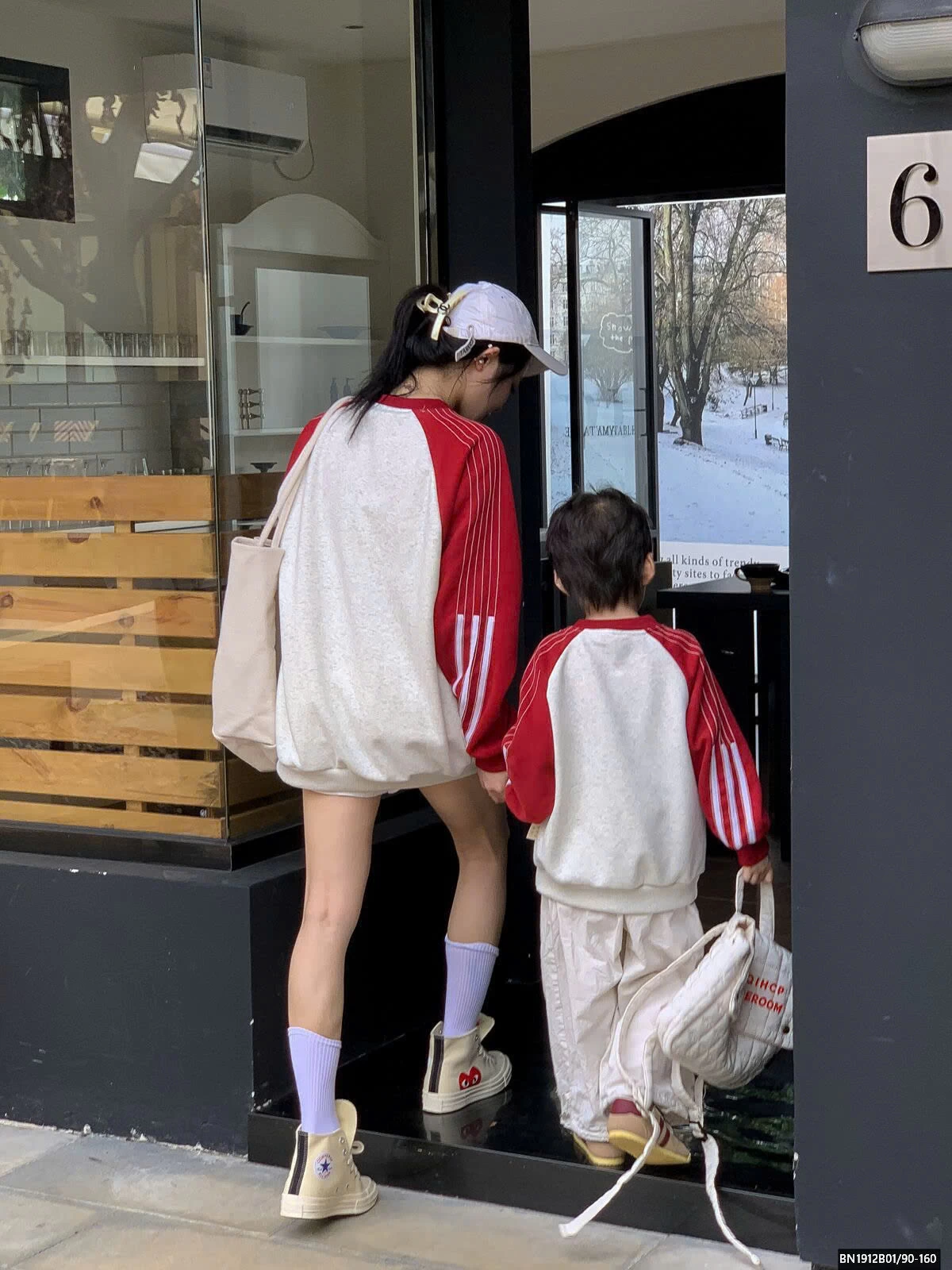 ÁO NỈ PHỐI MÀU TAY MẸ VÀ BÉ