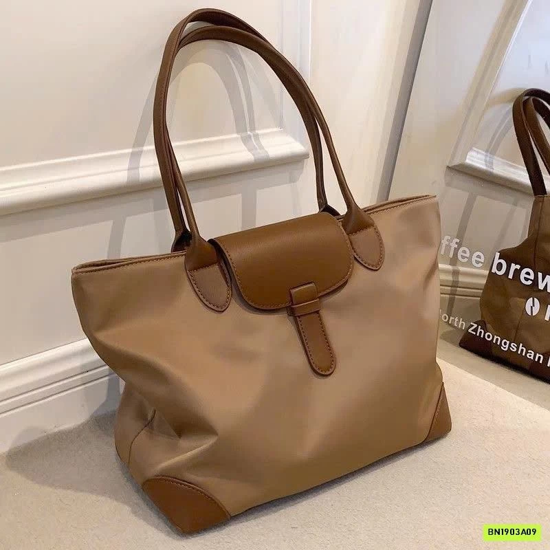 TÚI TOTE PHỐI DA KHÓA GÀI