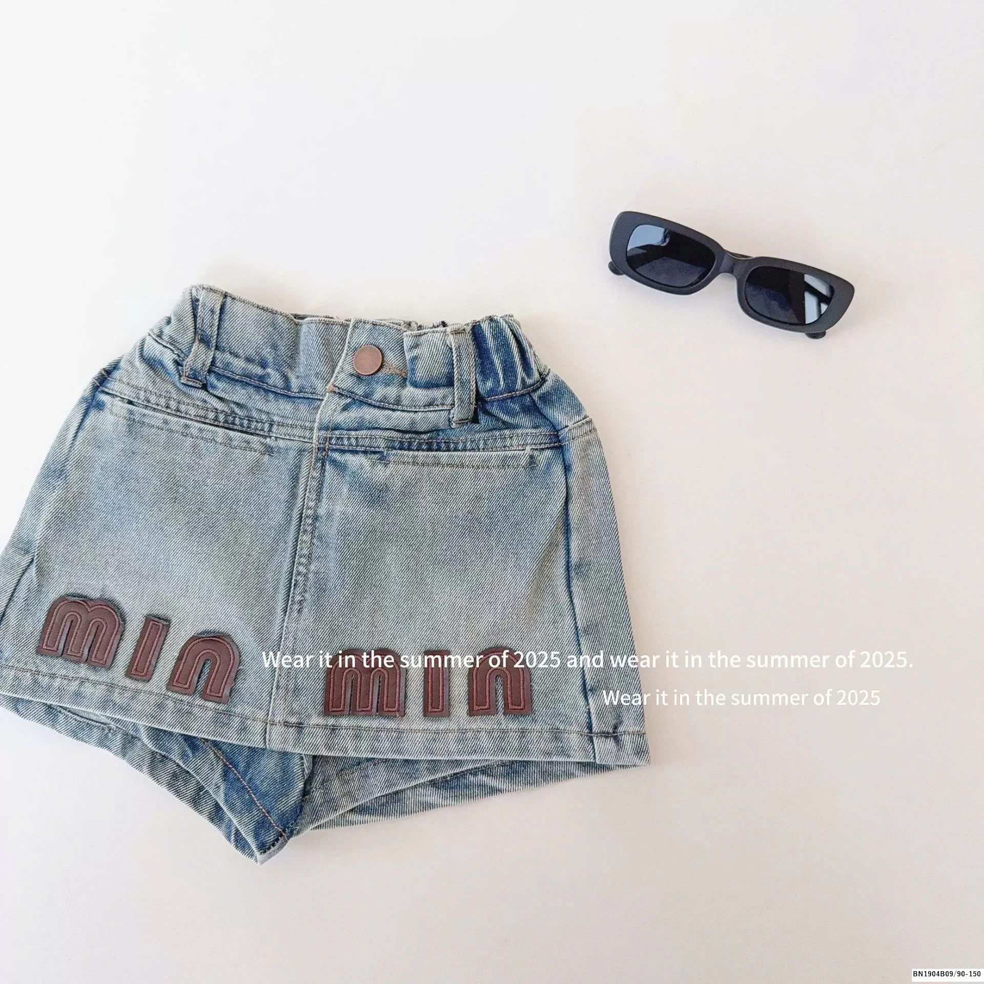 QUẦN SHORT JEAN BÉ GÁI