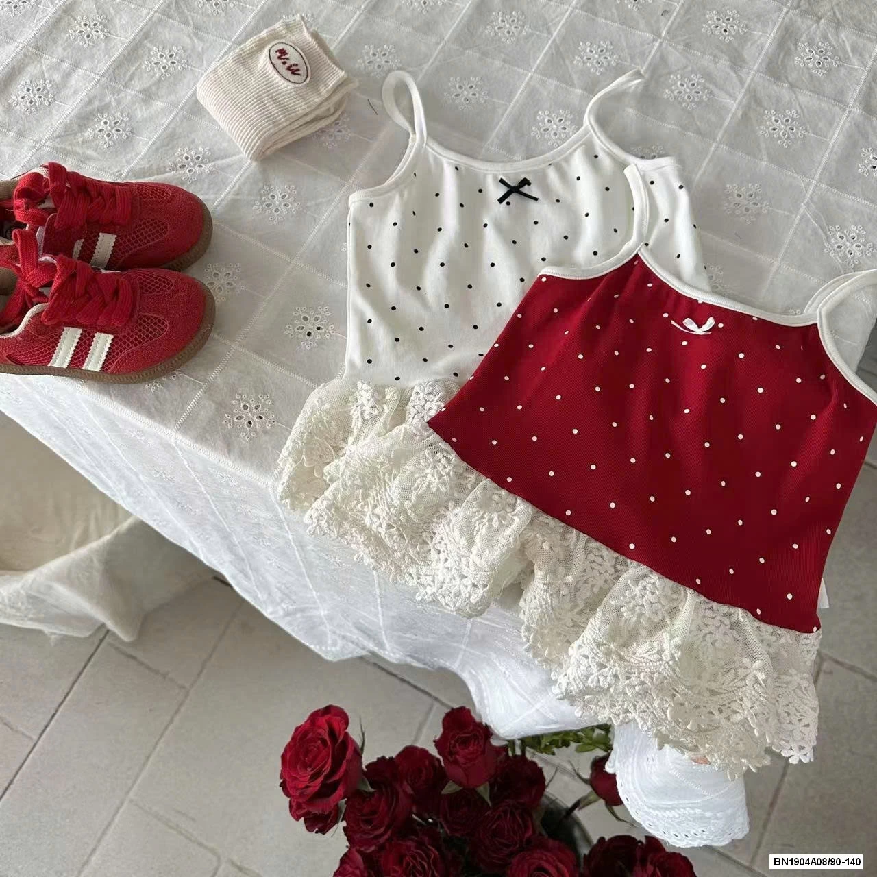 ÁO 2 DÂY CHẤM BI VIỀN REN