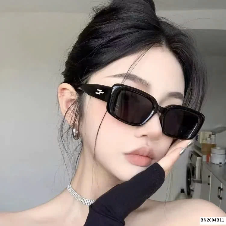 KÍNH THỜI TRANG NỮ