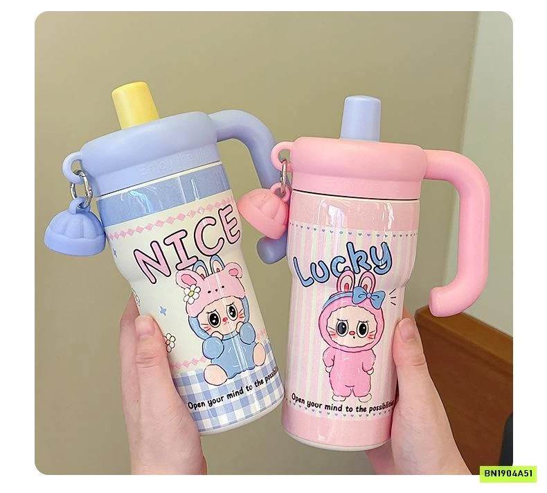 BÌNH UỐNG NƯỚC CÓ TAY CẦM LABUBU