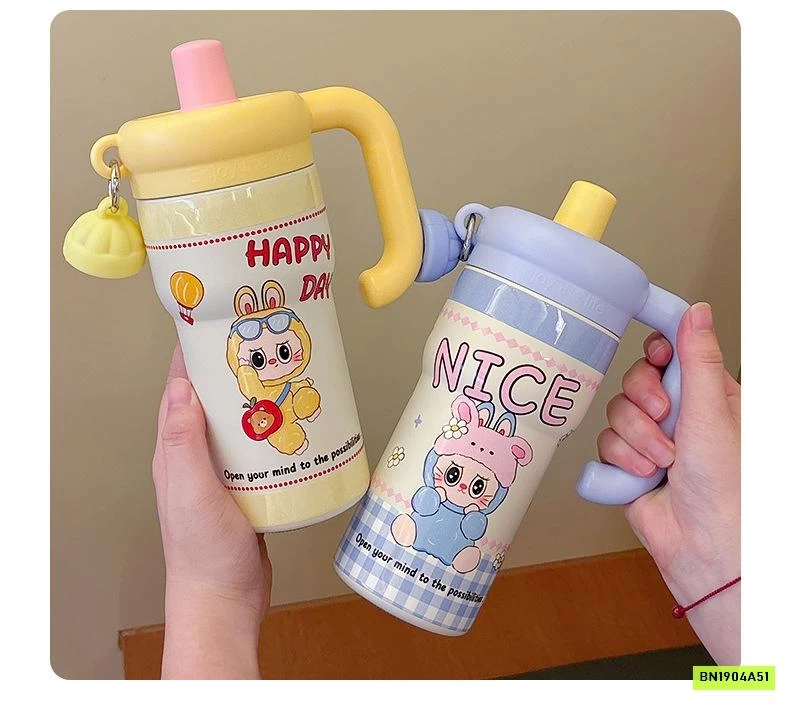 BÌNH UỐNG NƯỚC CÓ TAY CẦM LABUBU