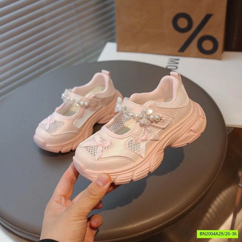 GIÀY LƯỚI THÔNG HƠI GẮN NƠ