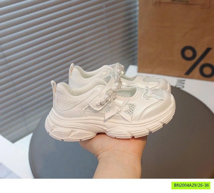 GIÀY LƯỚI THÔNG HƠI GẮN NƠ