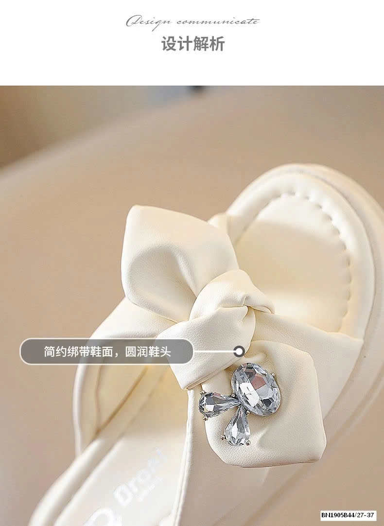 DÉP QUAI NƠ ĐÍNH ĐÁ BG