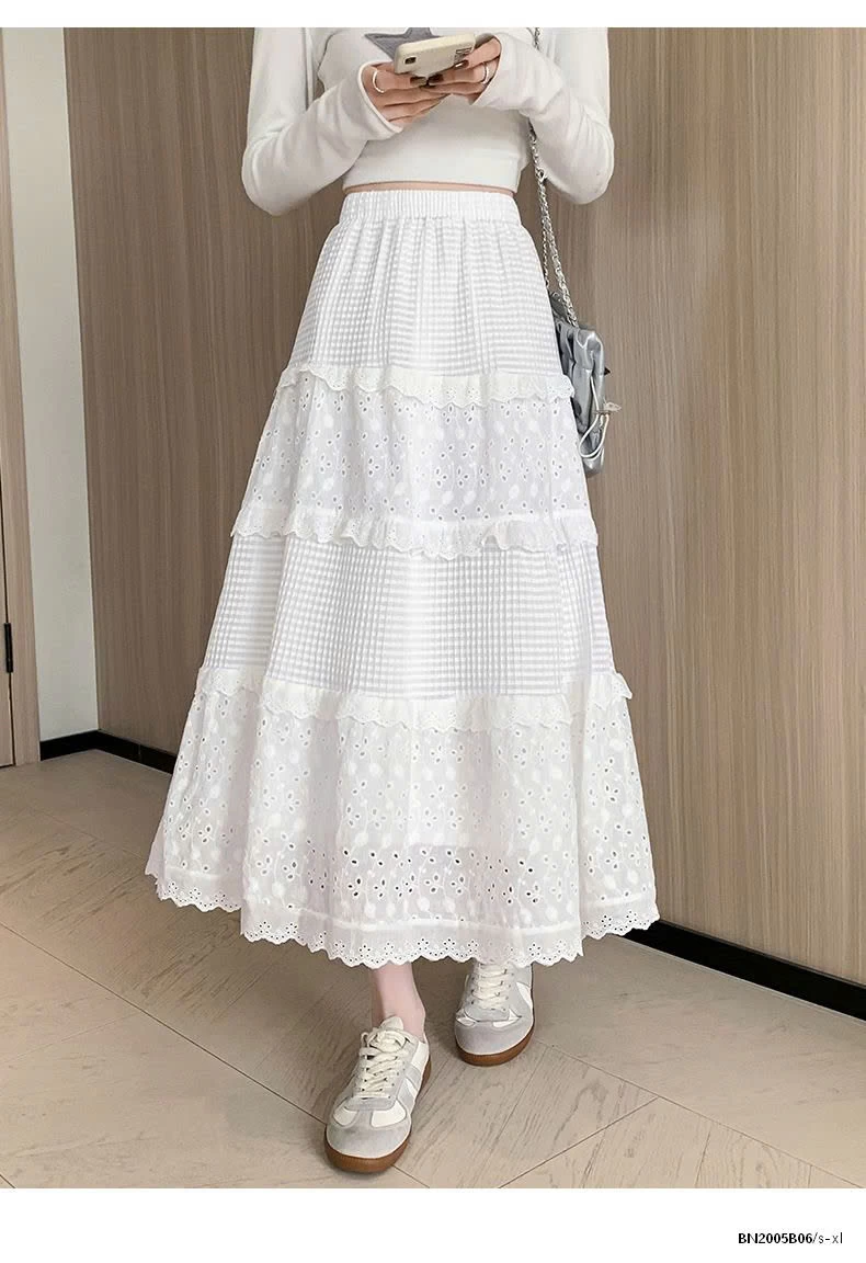 CHÂN VÁY TRẮNG REN LỖ