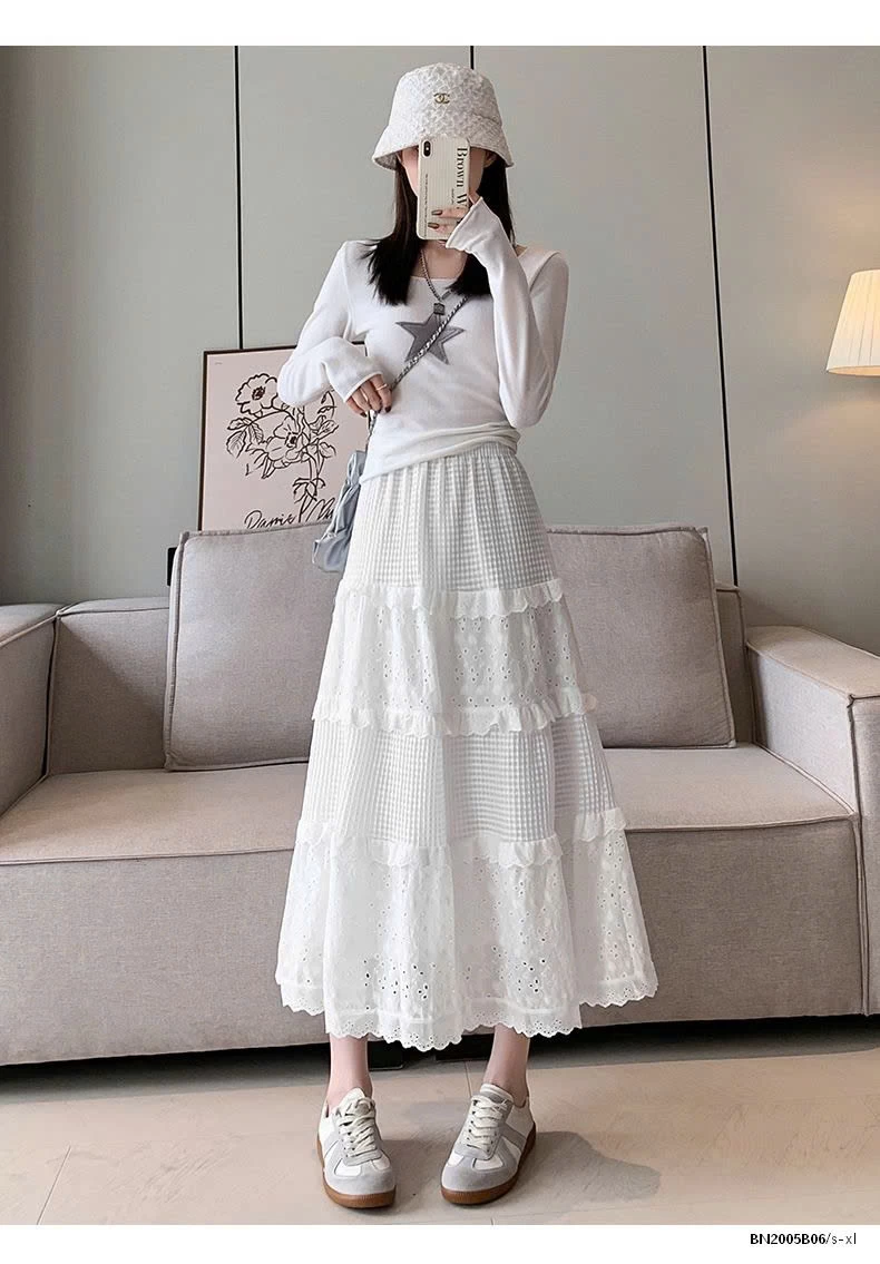 CHÂN VÁY TRẮNG REN LỖ
