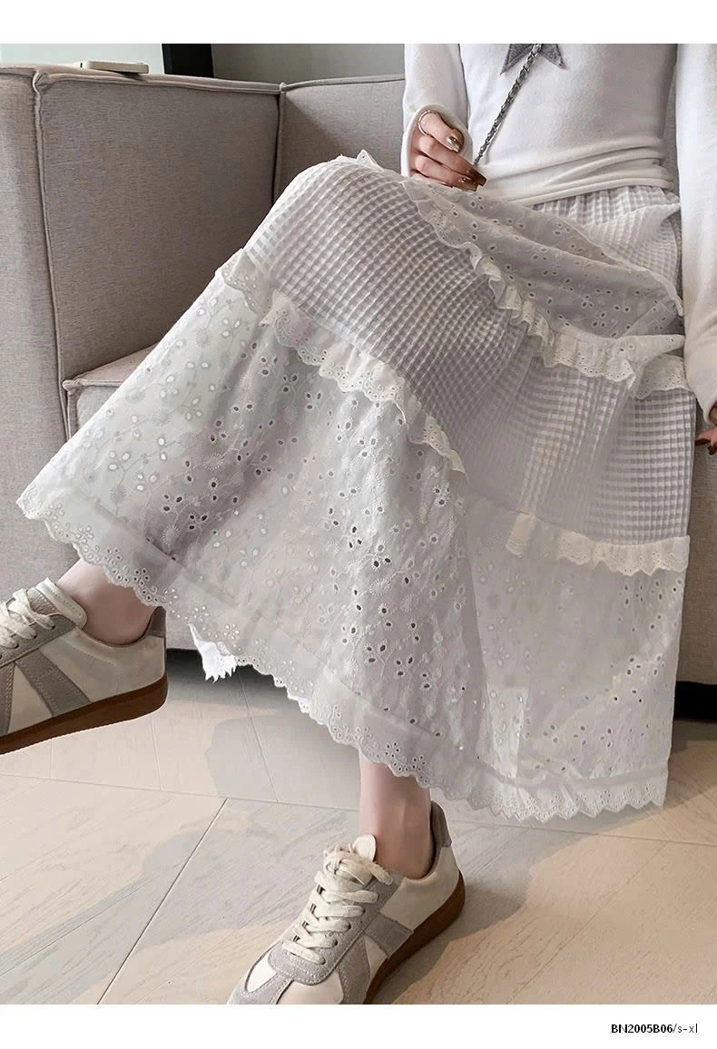 CHÂN VÁY TRẮNG REN LỖ