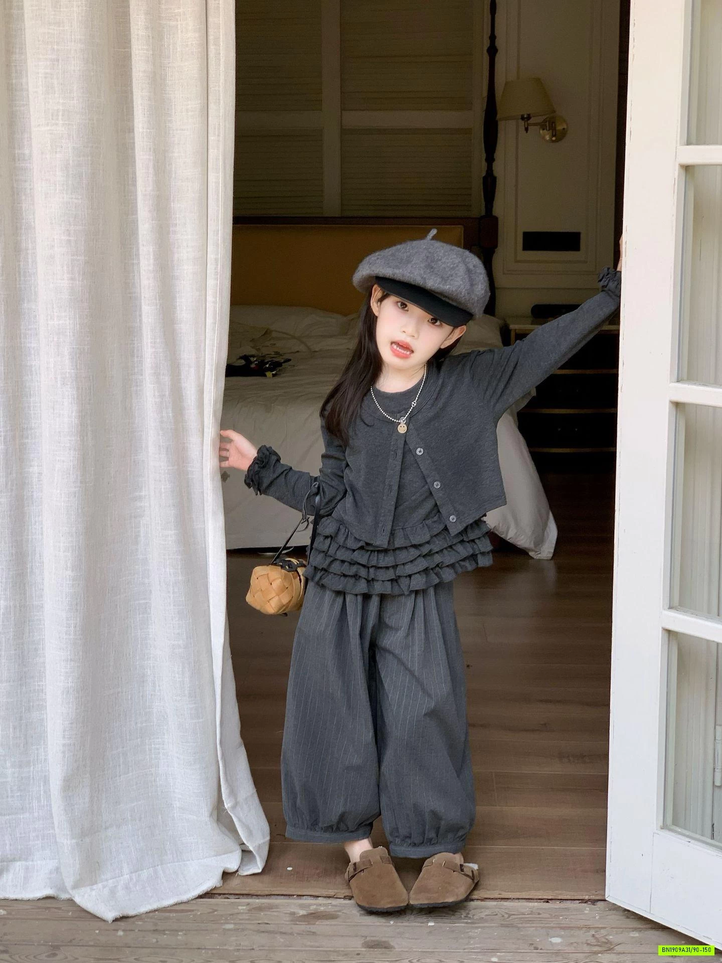 ÁO GIẢ 2 LỚP VIỀN BÈO MIX QUẦN BOM