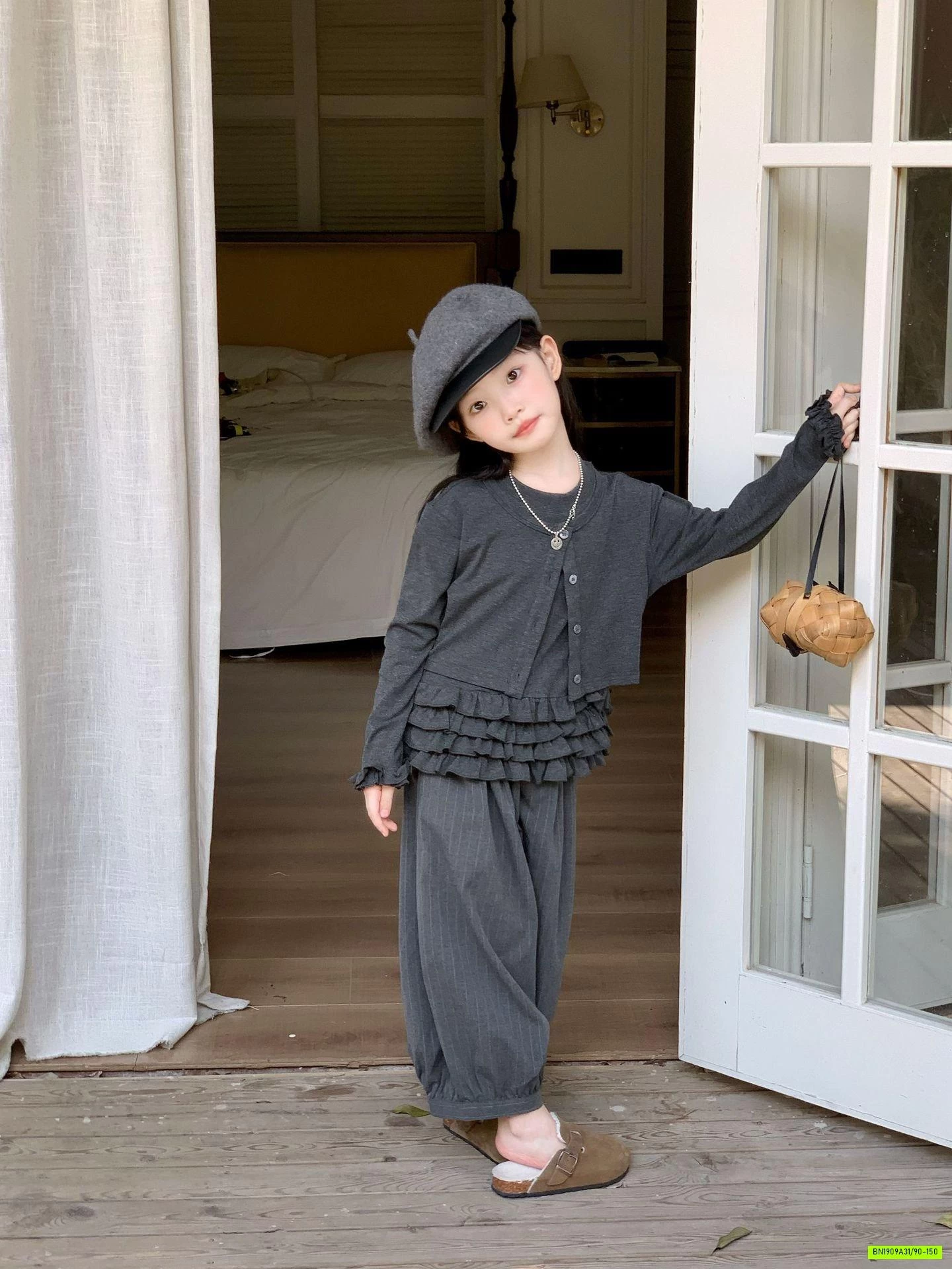 ÁO GIẢ 2 LỚP VIỀN BÈO MIX QUẦN BOM