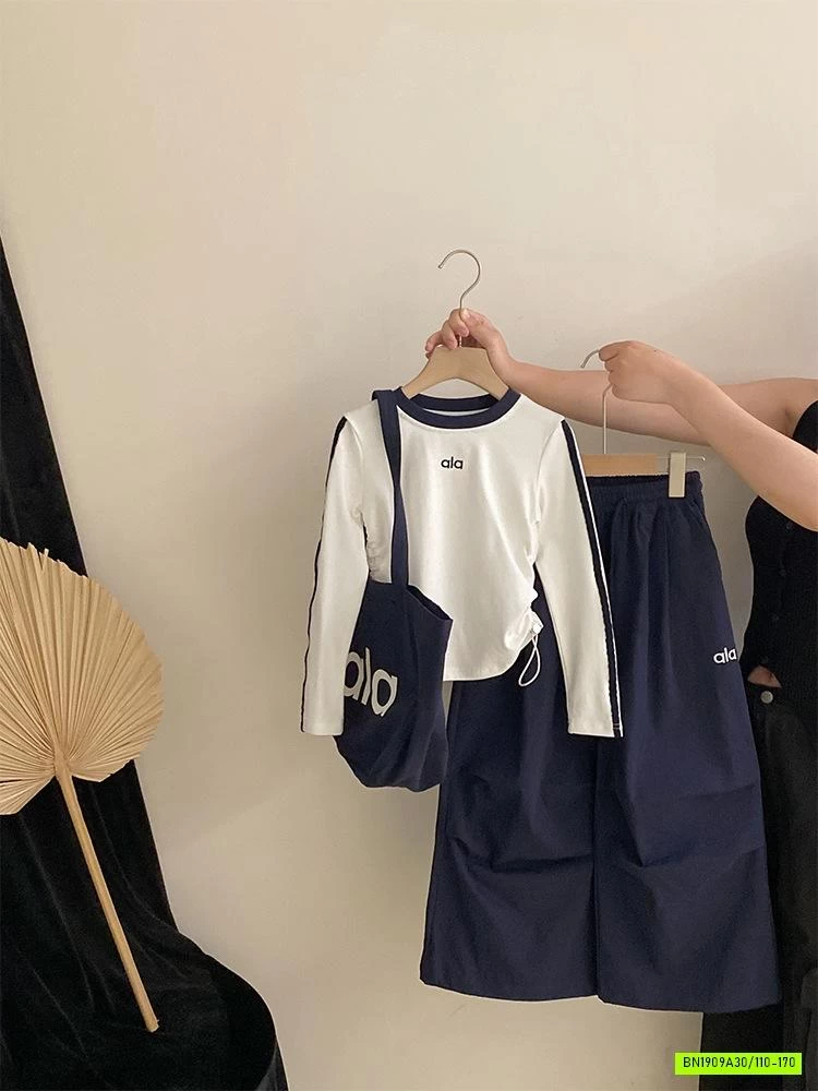 ÁO RÚT EO SỌC VAI MIX QUẦN GIÓ