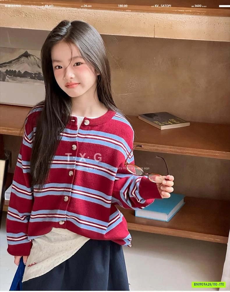 CARDIGAN KẺ PHỐI MÀU XANH ĐỎ