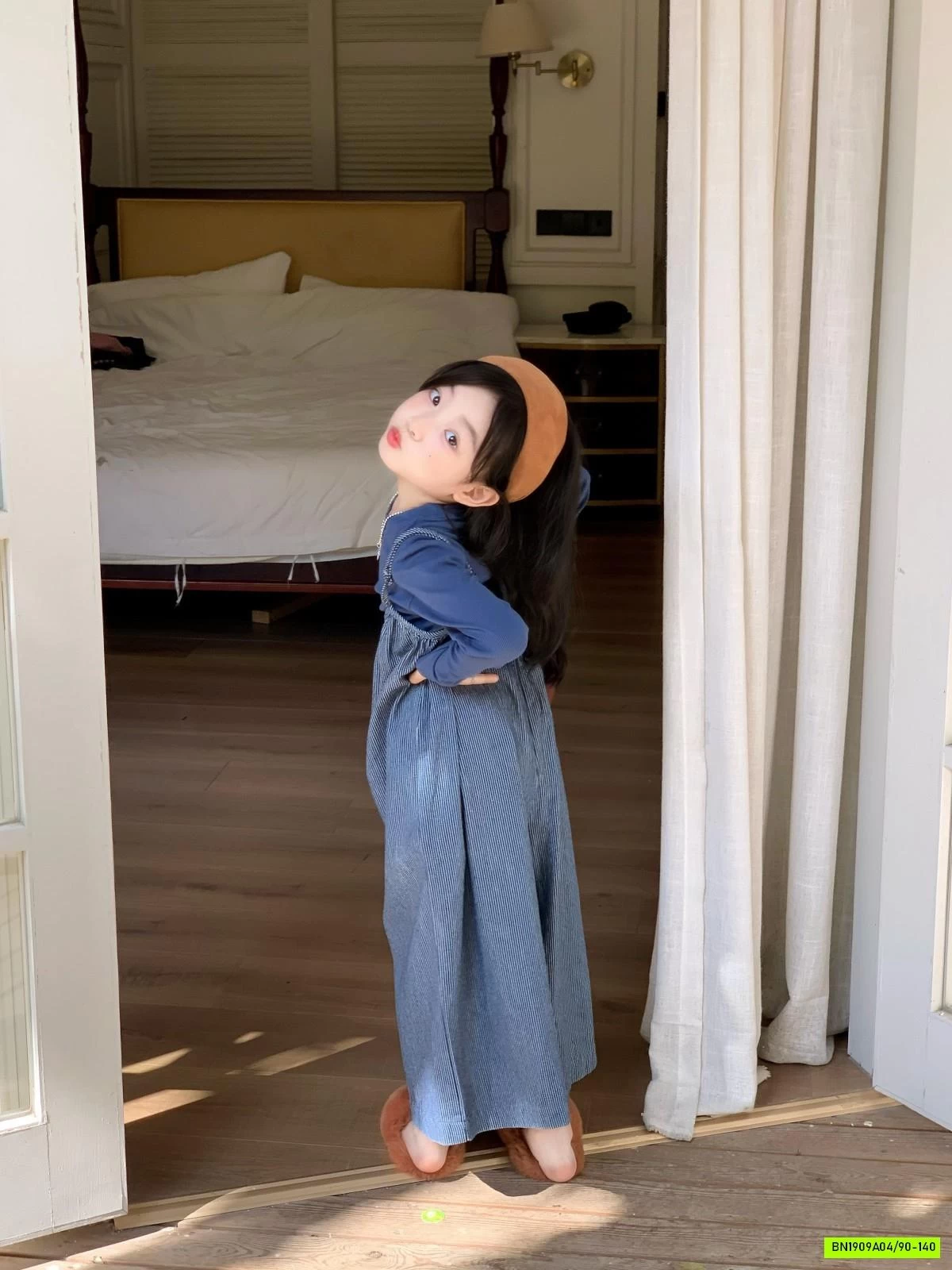 SÉT QUẦN YẾM ỐNG RỘNG QUAI MẢNH XANH