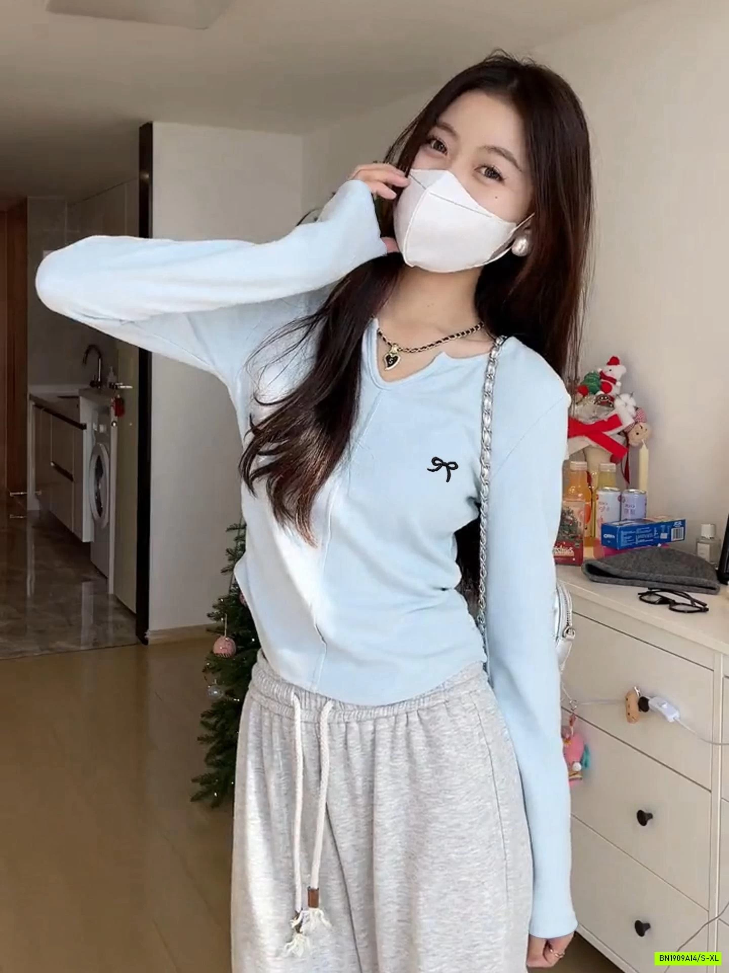 ÁO THUN RÚT EO THÊU NƠ