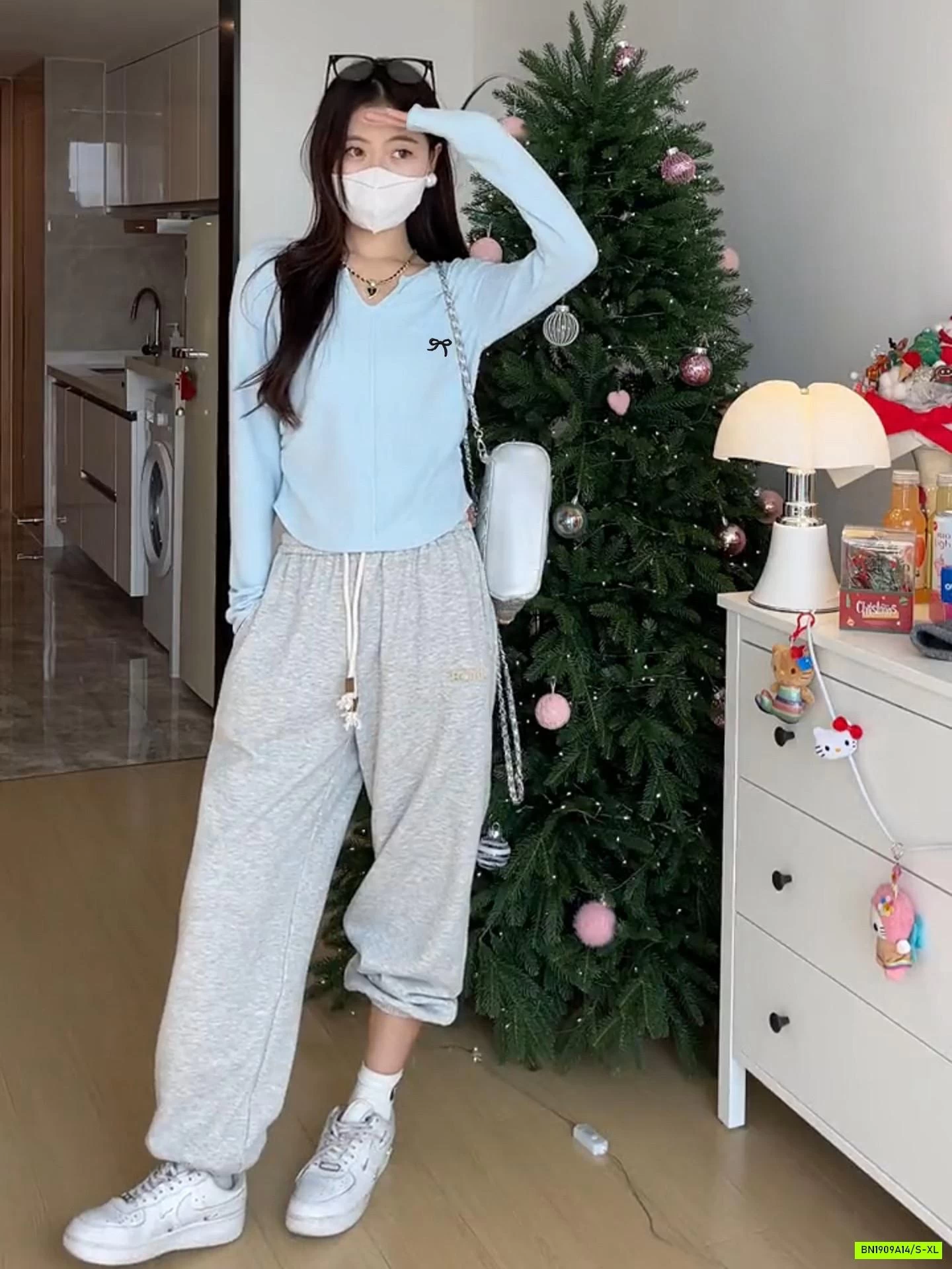 ÁO THUN RÚT EO THÊU NƠ