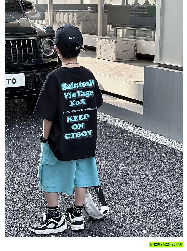 ÁO THUN ĐEN IN CHỮ XANH DƯƠNG