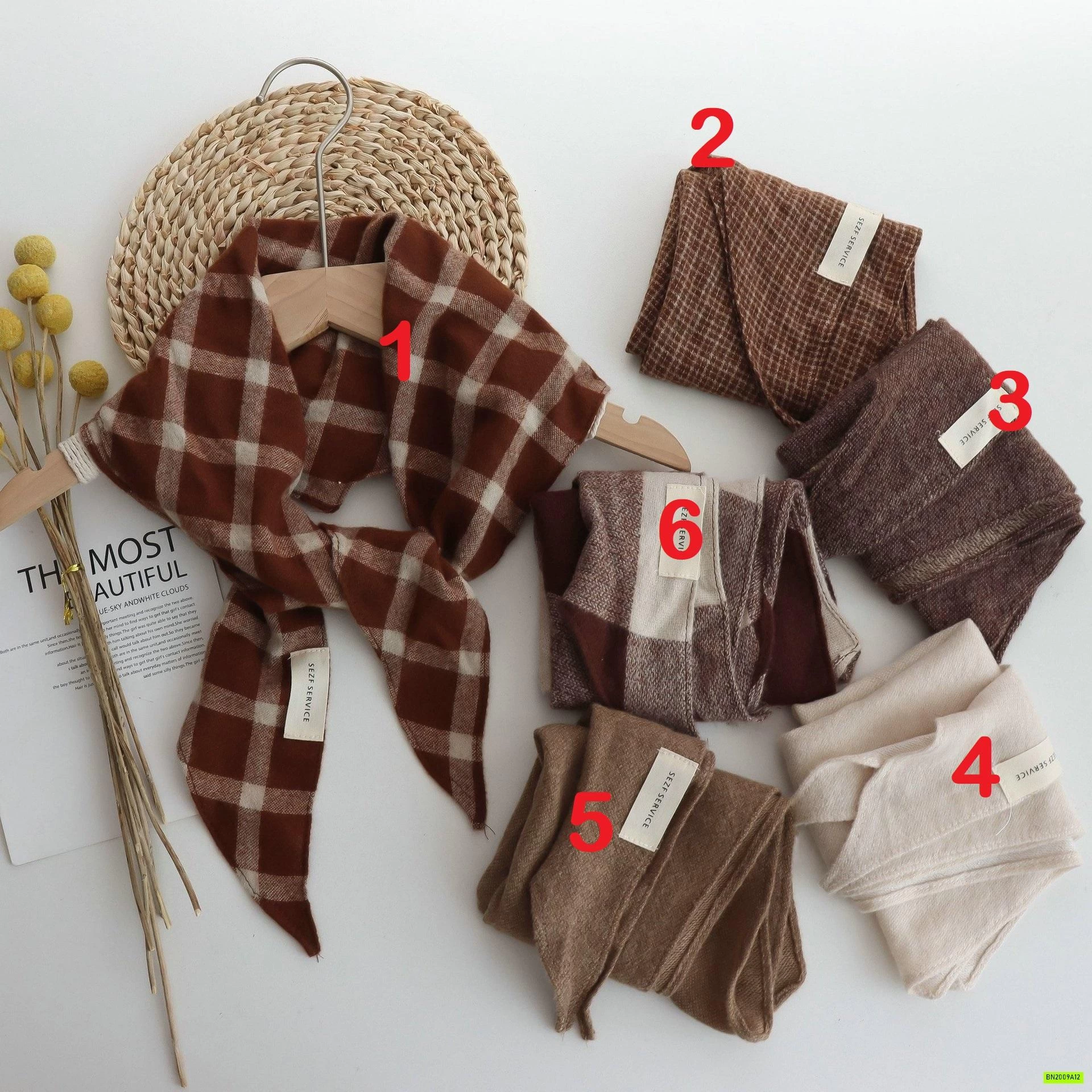 KHĂN ĐŨI QUÀNG CỔ VINTAGE