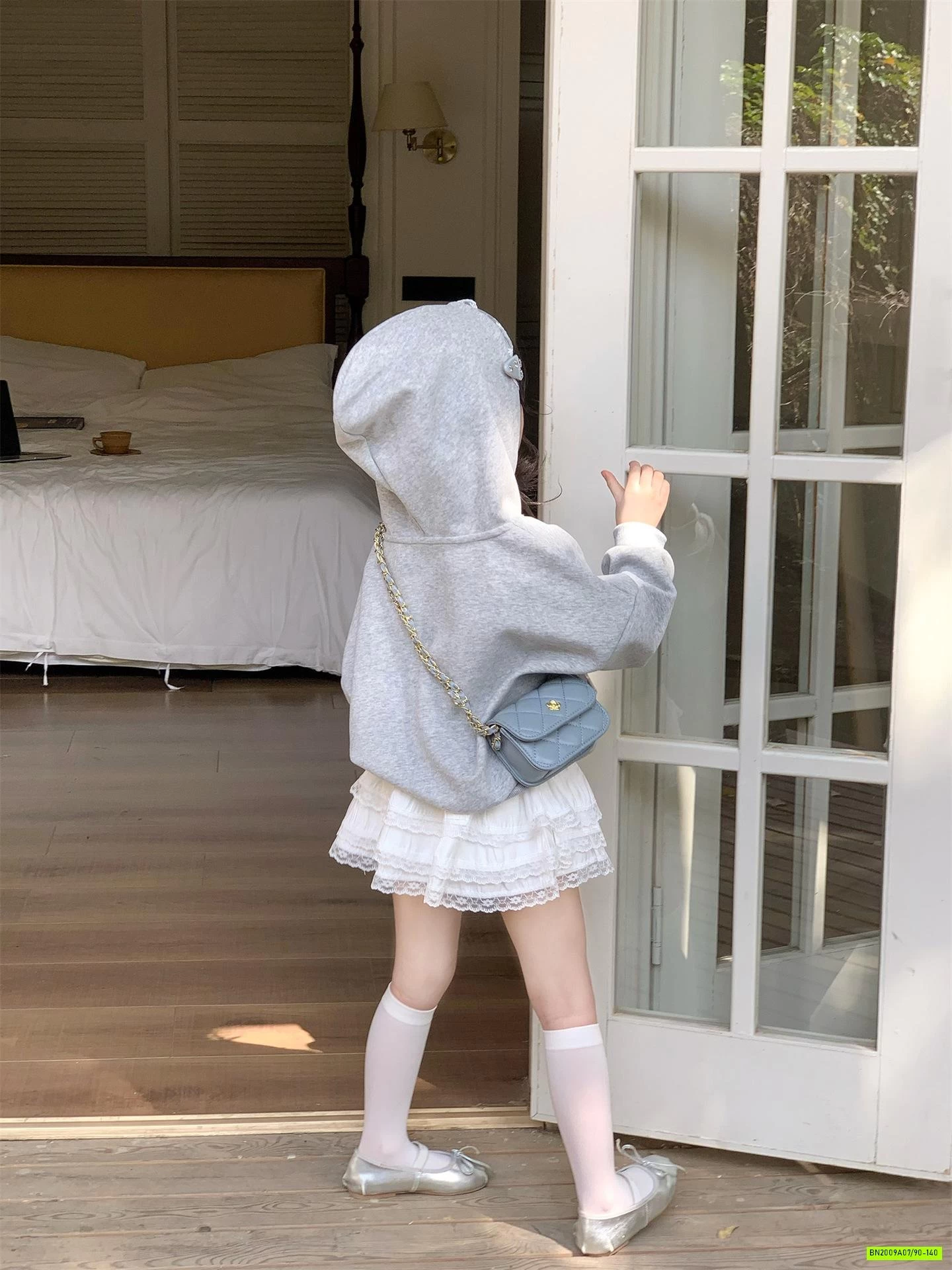 HOODIE XÁM GẮN NƠ MIX CV REN