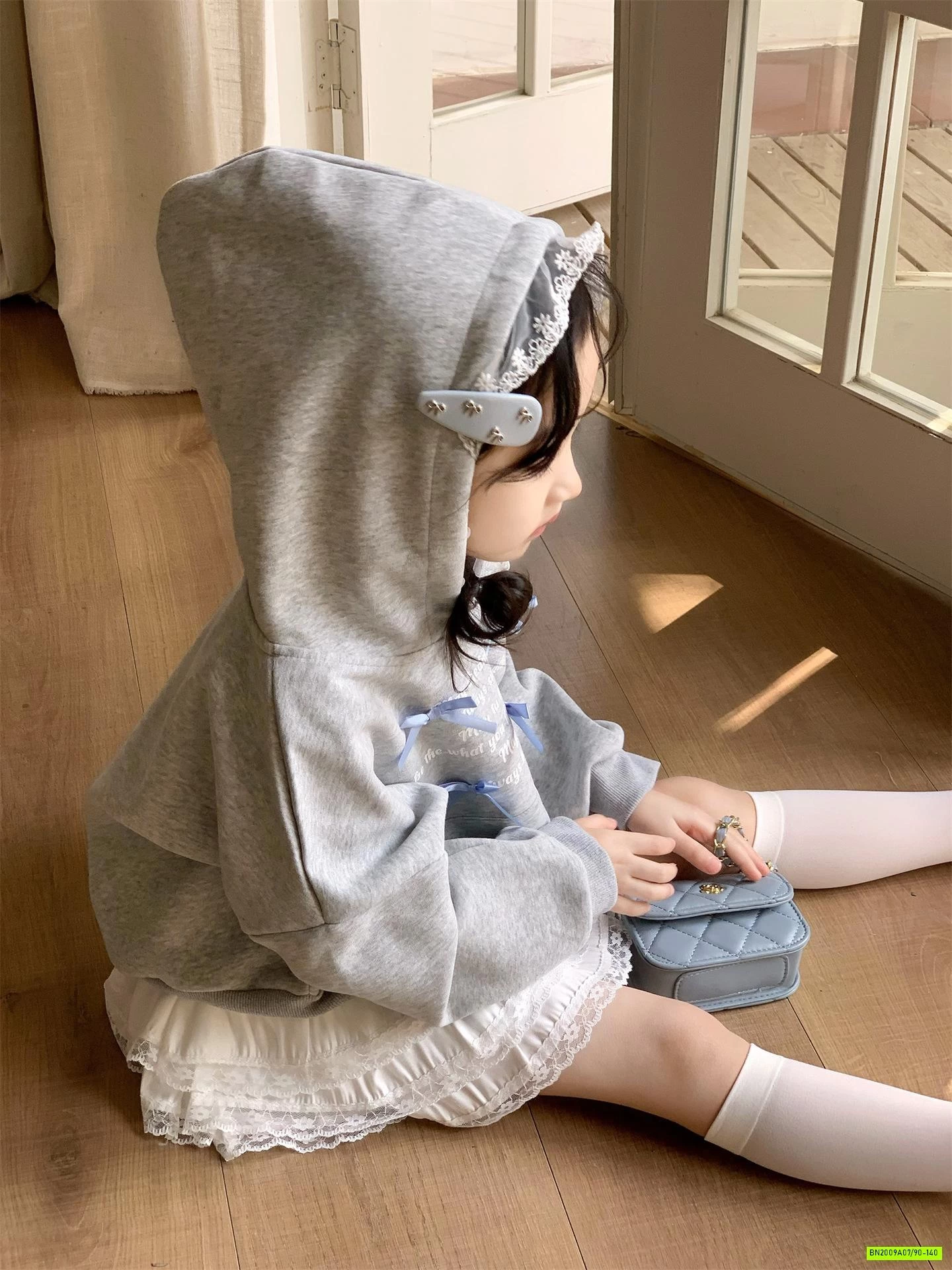 HOODIE XÁM GẮN NƠ MIX CV REN