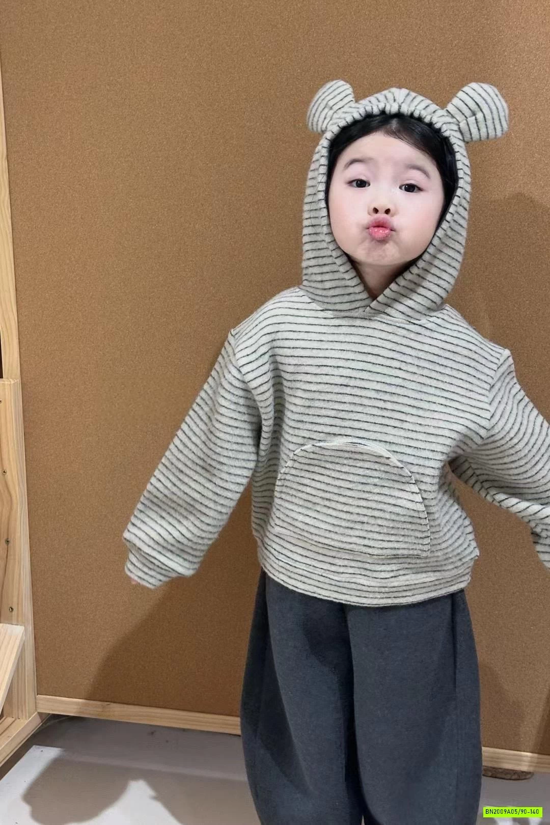 SÉT HOODIE KẺ TAI GẤU