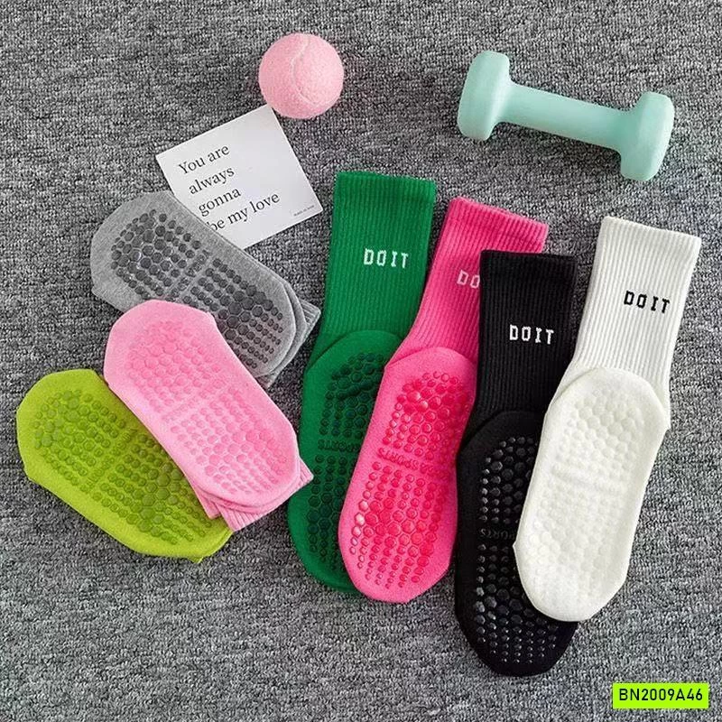 SET 7 ĐÔI TẤT THỂ THAO NỮ