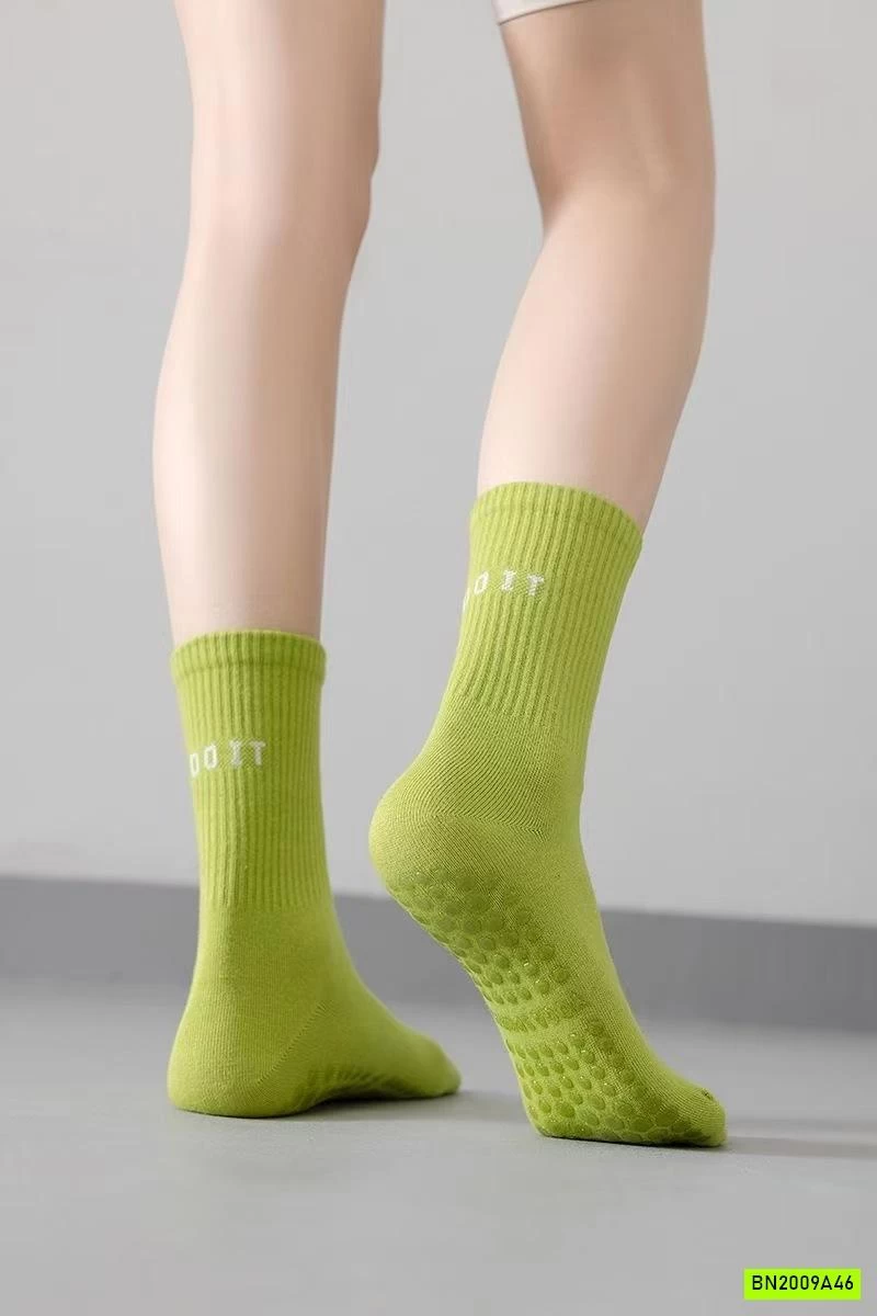 SET 7 ĐÔI TẤT THỂ THAO NỮ