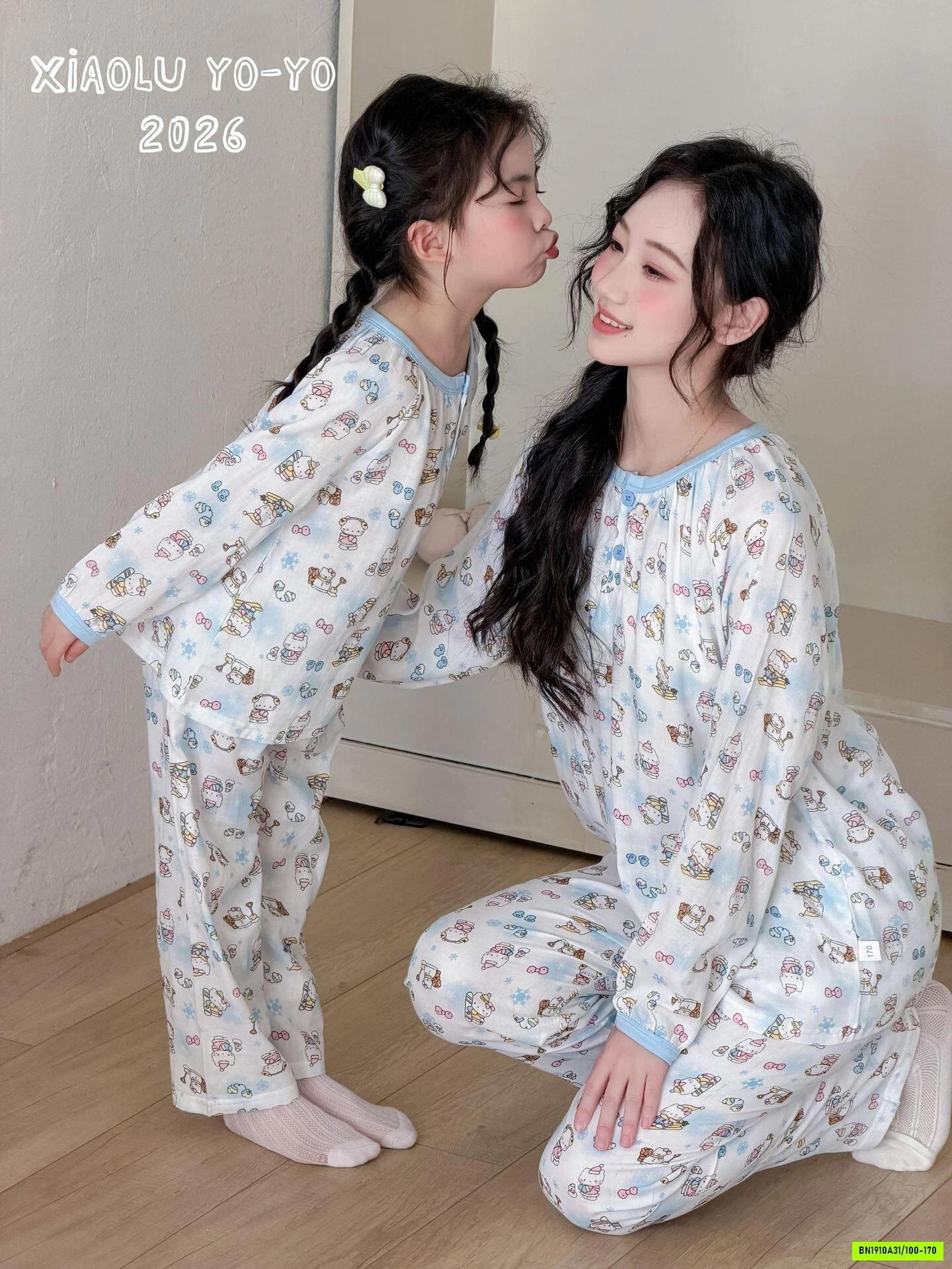 SÉT ĐŨI DÀI TAY HỌA TIẾT MẸ BÉ