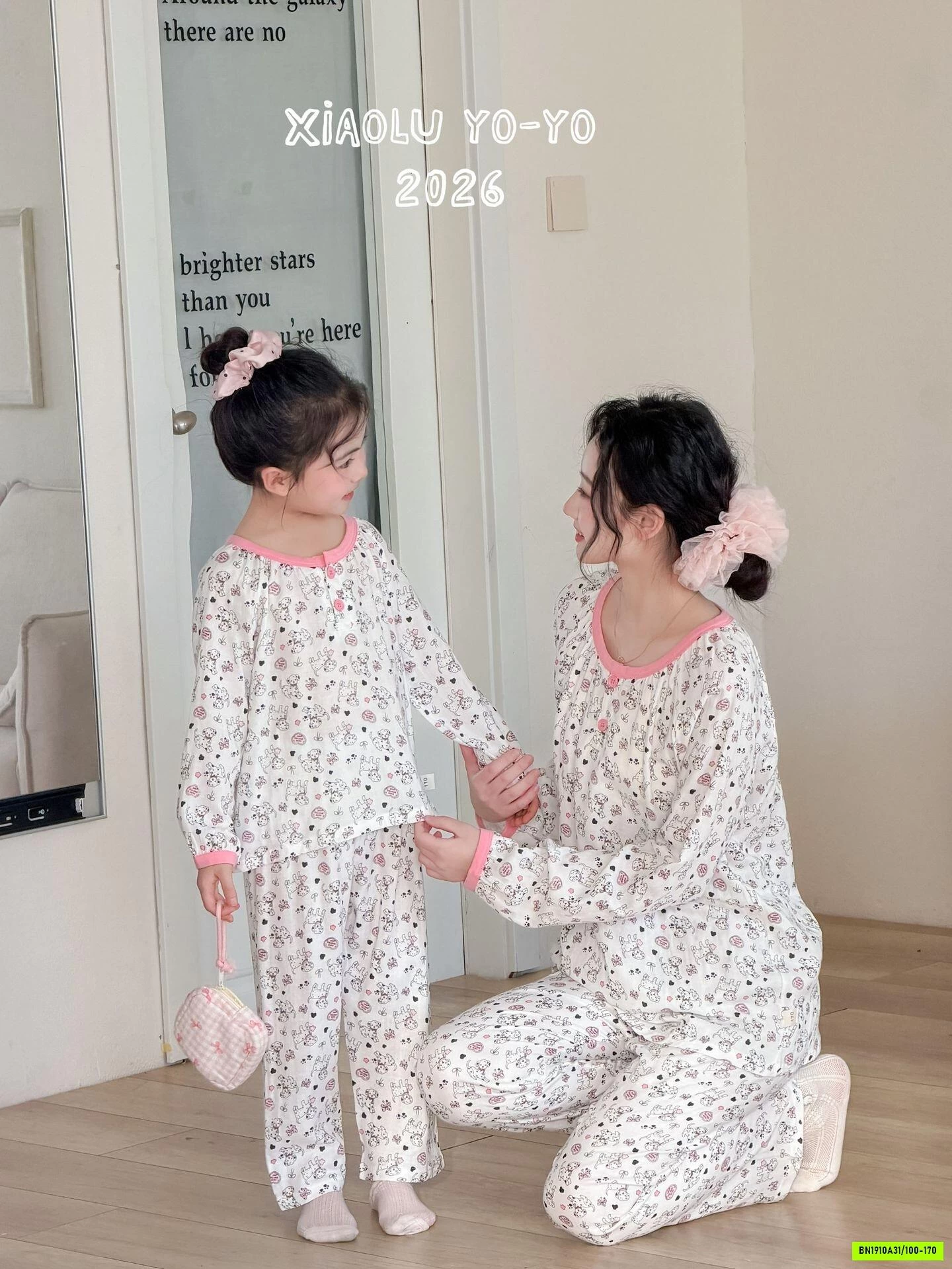 SÉT ĐŨI DÀI TAY HỌA TIẾT MẸ BÉ