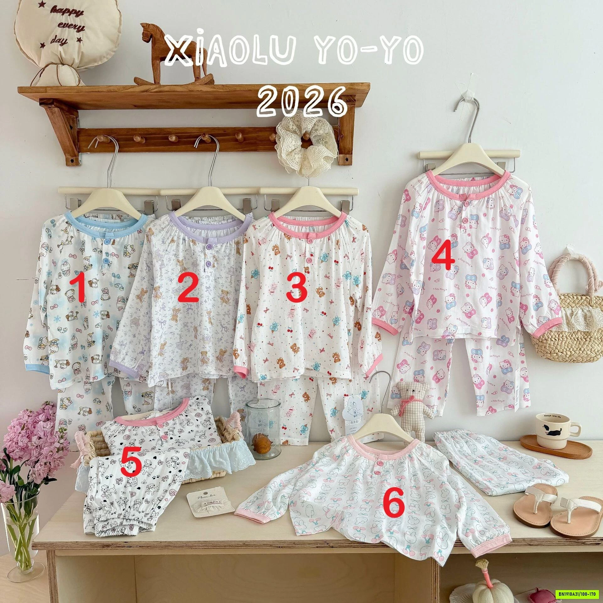 SÉT ĐŨI DÀI TAY HỌA TIẾT MẸ BÉ