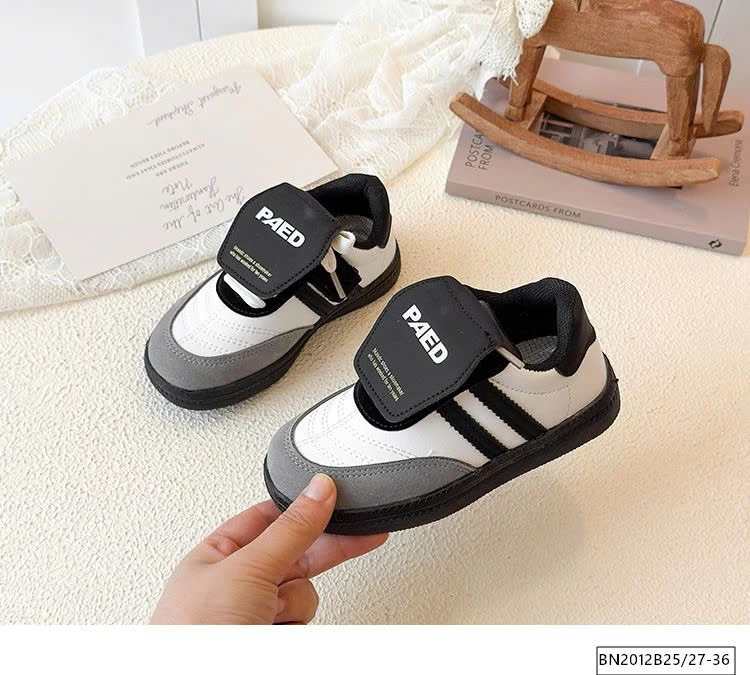 GIÀY THỂ THAO ĐẾ BẰNG LƯỠI LẬT