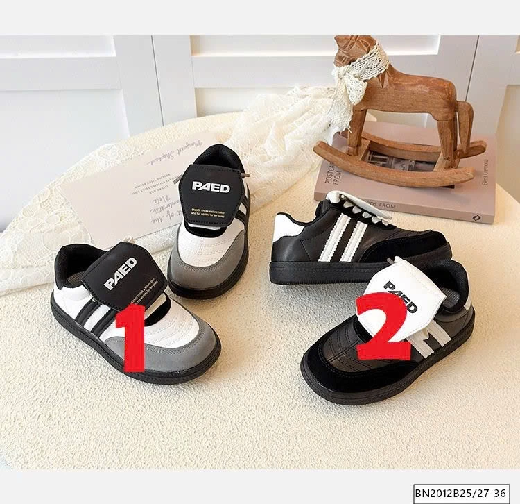 GIÀY THỂ THAO ĐẾ BẰNG LƯỠI LẬT